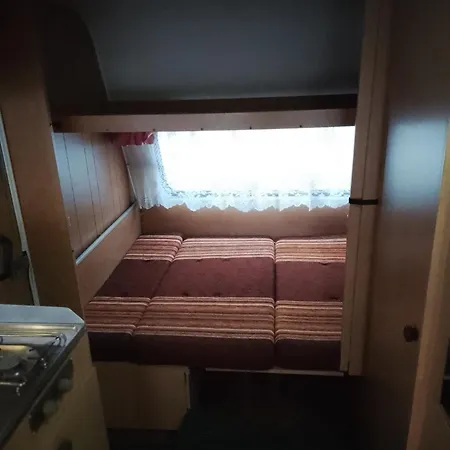 אתר קמפינג Ounasvaara Caravan רובניימי