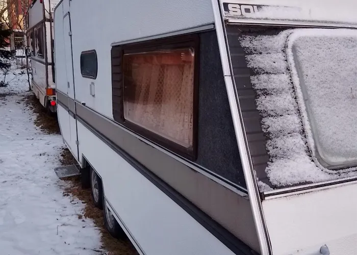 مكان تخييم Ounasvaara Caravan *